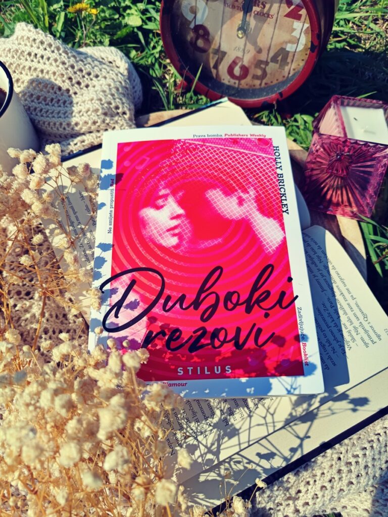 Holly Brickley: Duboki rezovi