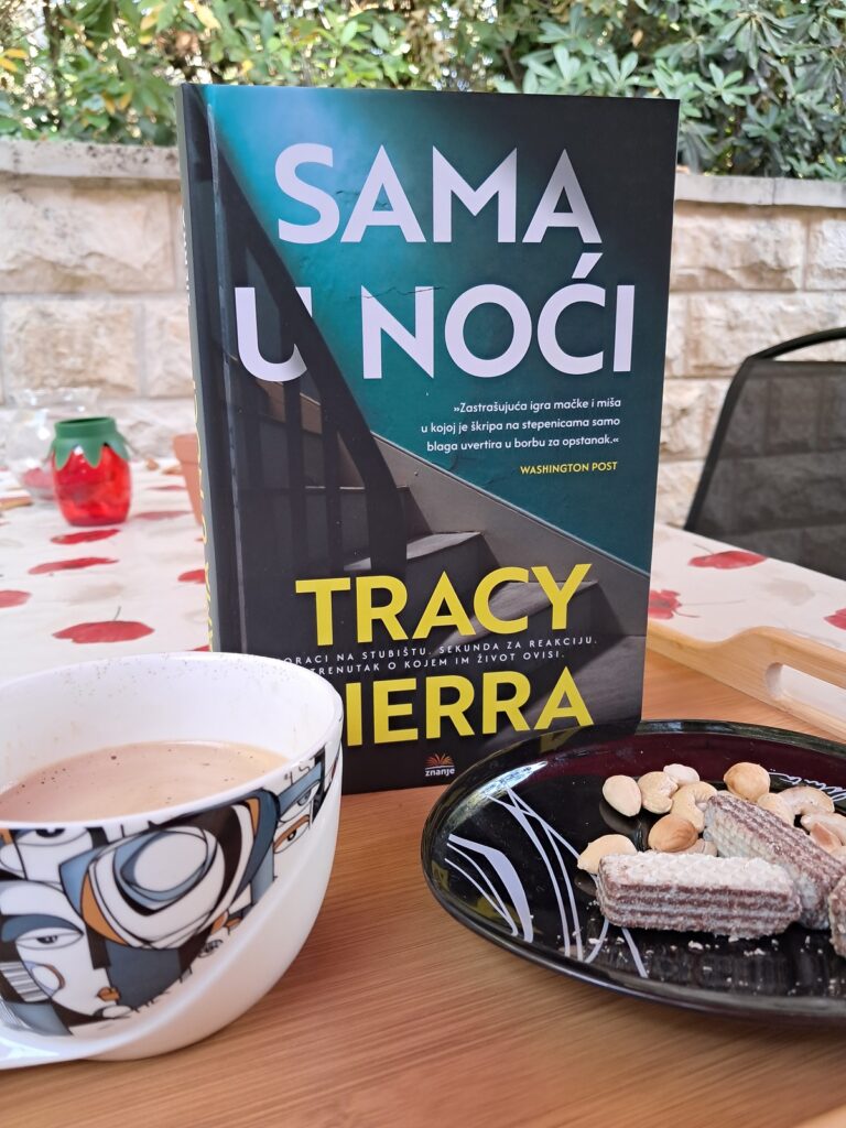 Tracy Sierra Sama u noći